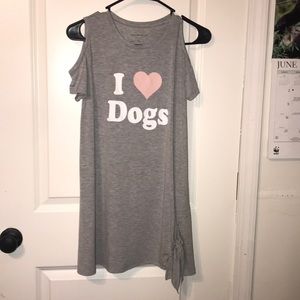 Long “I ❤️ dogs” shirt